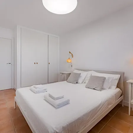 Sea View Family Apartment Heated Pool