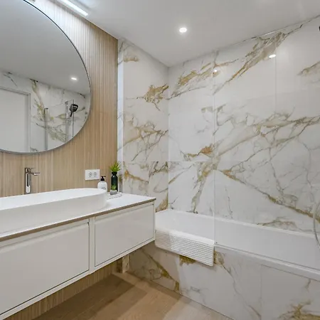 Sea View Family Apartment Heated Pool אדחה