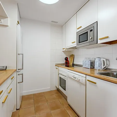 דירה Sea View Family Apartment Heated Pool *