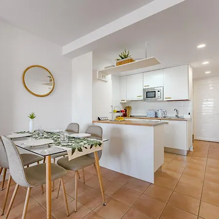 Sea View Family Apartment Heated Pool *