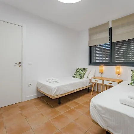 Sea View Family Apartment Heated Pool אדחה