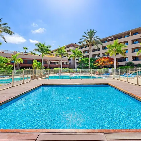 Sea View Family Apartment Heated Pool דירה