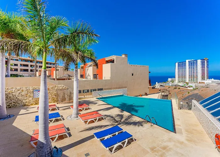 Sea View Family Heated Pool Апартаменти