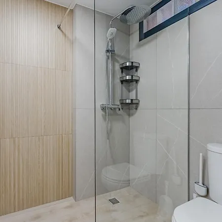Sea View Family Heated Pool Апартаменты *