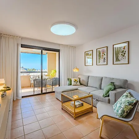 Apartment Sea View Family Heated Pool